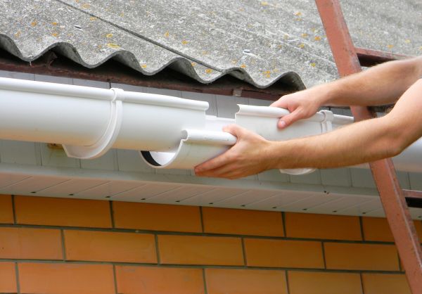 Gutter Hanging in Springboro